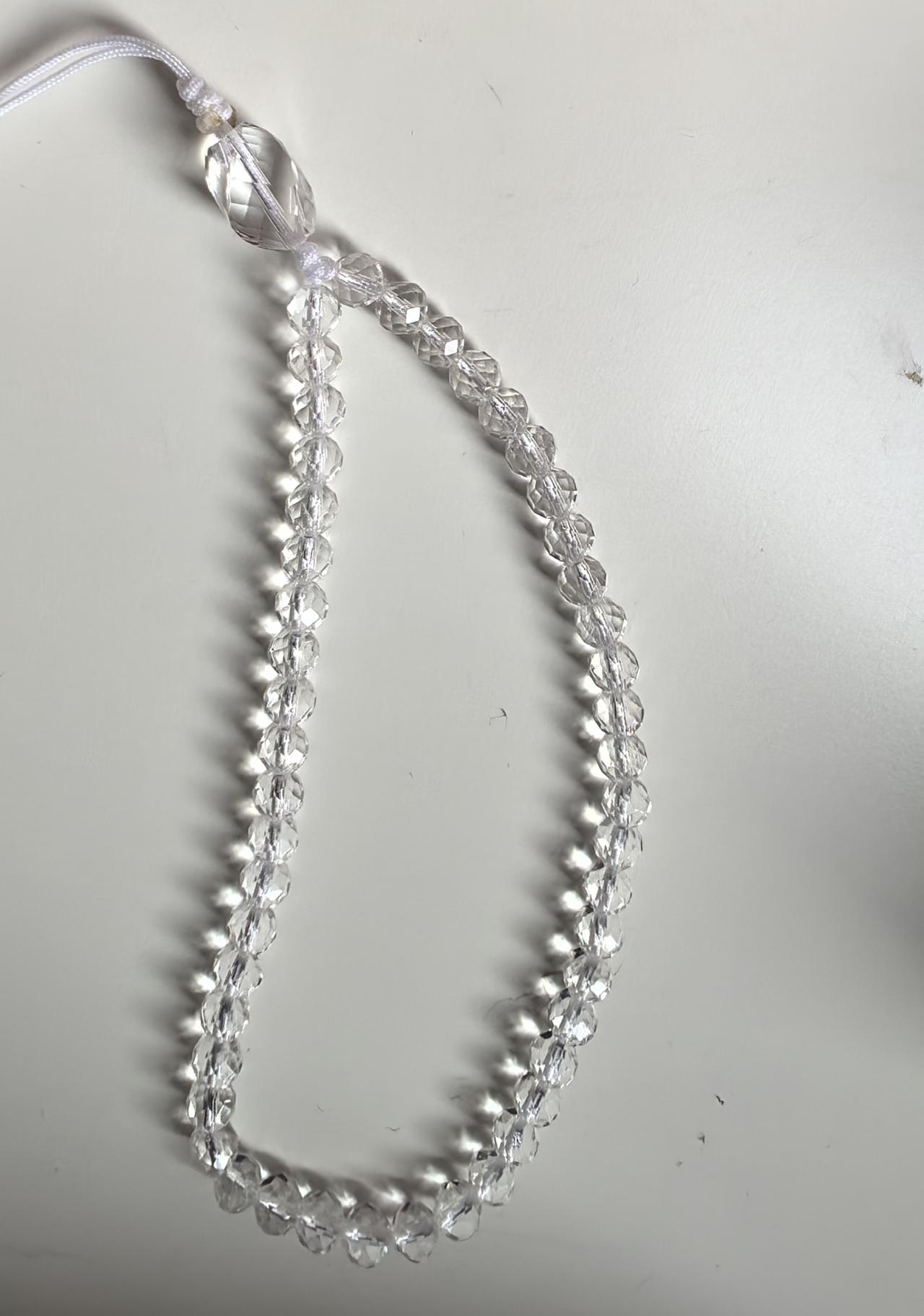 万万没想到，做一条看起来那么简单的手机链，竟然花了我两个小时。我还自认为不是笨手