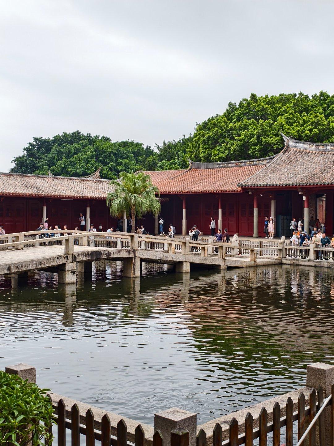 泉州，还是挺适合CityWalk的，就是……功课做少了，很多网红机位，都还没打上