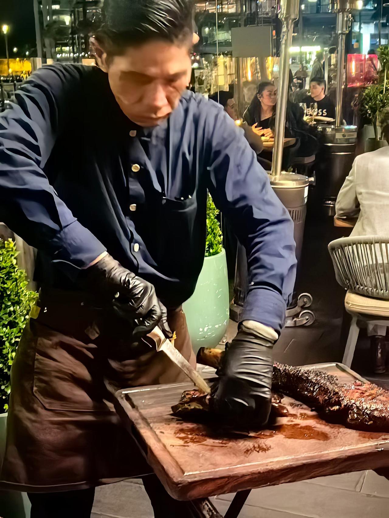 副处级领导比正科级领导多收入十万元，正处级领导比副处级领导多收入十万元，正处级领