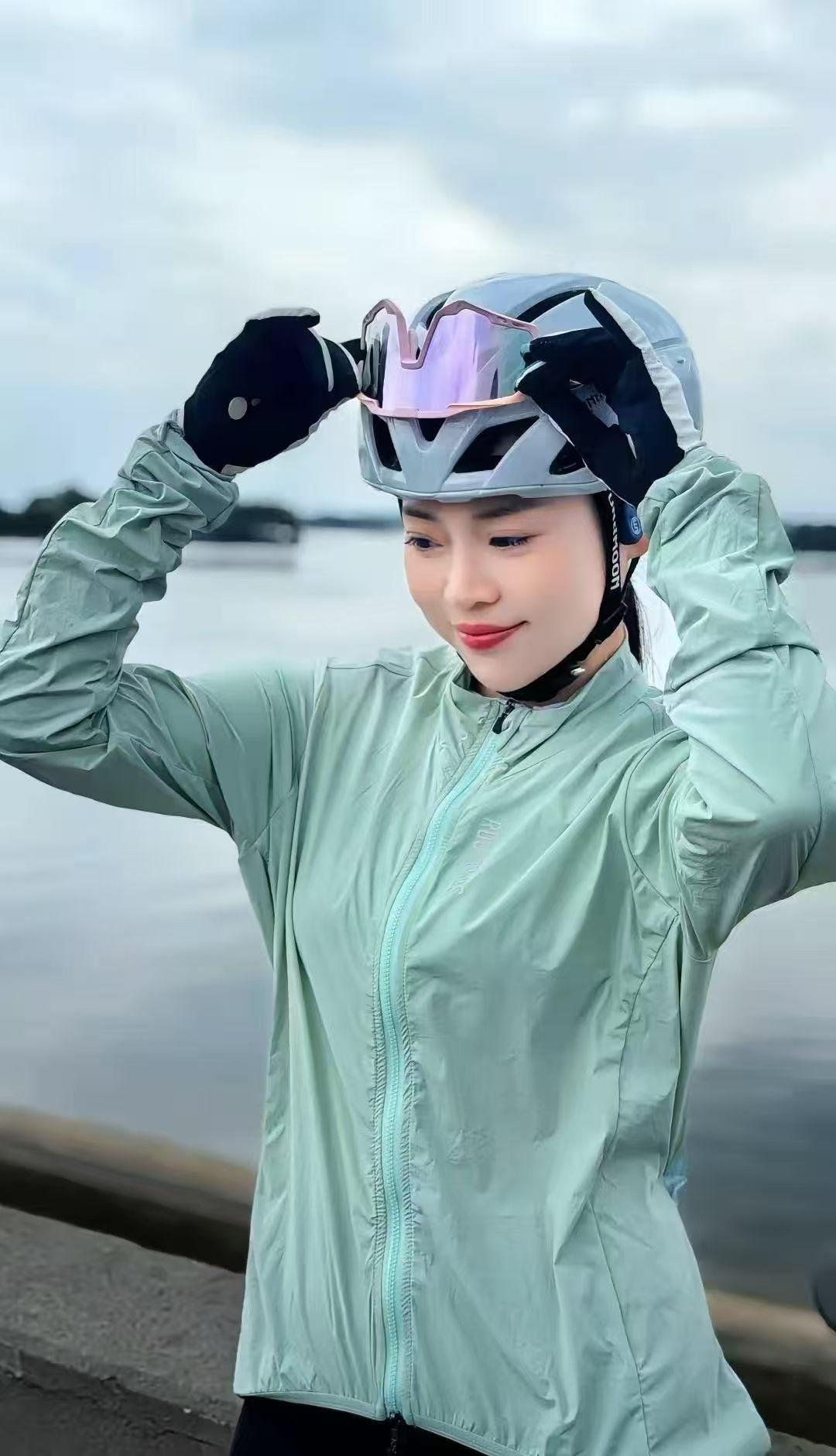 与地平线竞速，追一场橘黄色的日落。（点击关注，感谢支持。）