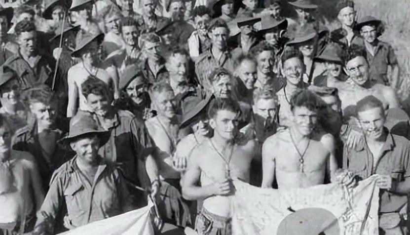 1944年，美军在日军尸体上发现了日军挥刀斩首澳大利亚陆军中士伦纳德的照片。照片