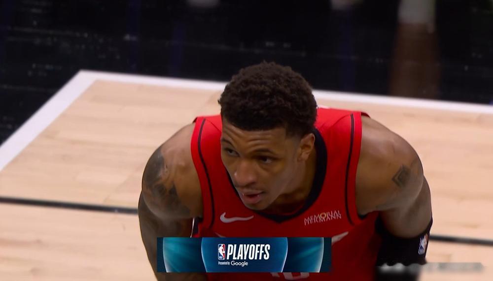 别再吹乌度卡的鸡汤了。他把小史密斯比作伦纳德，你以为是褒奖？我告诉你，那是一份“