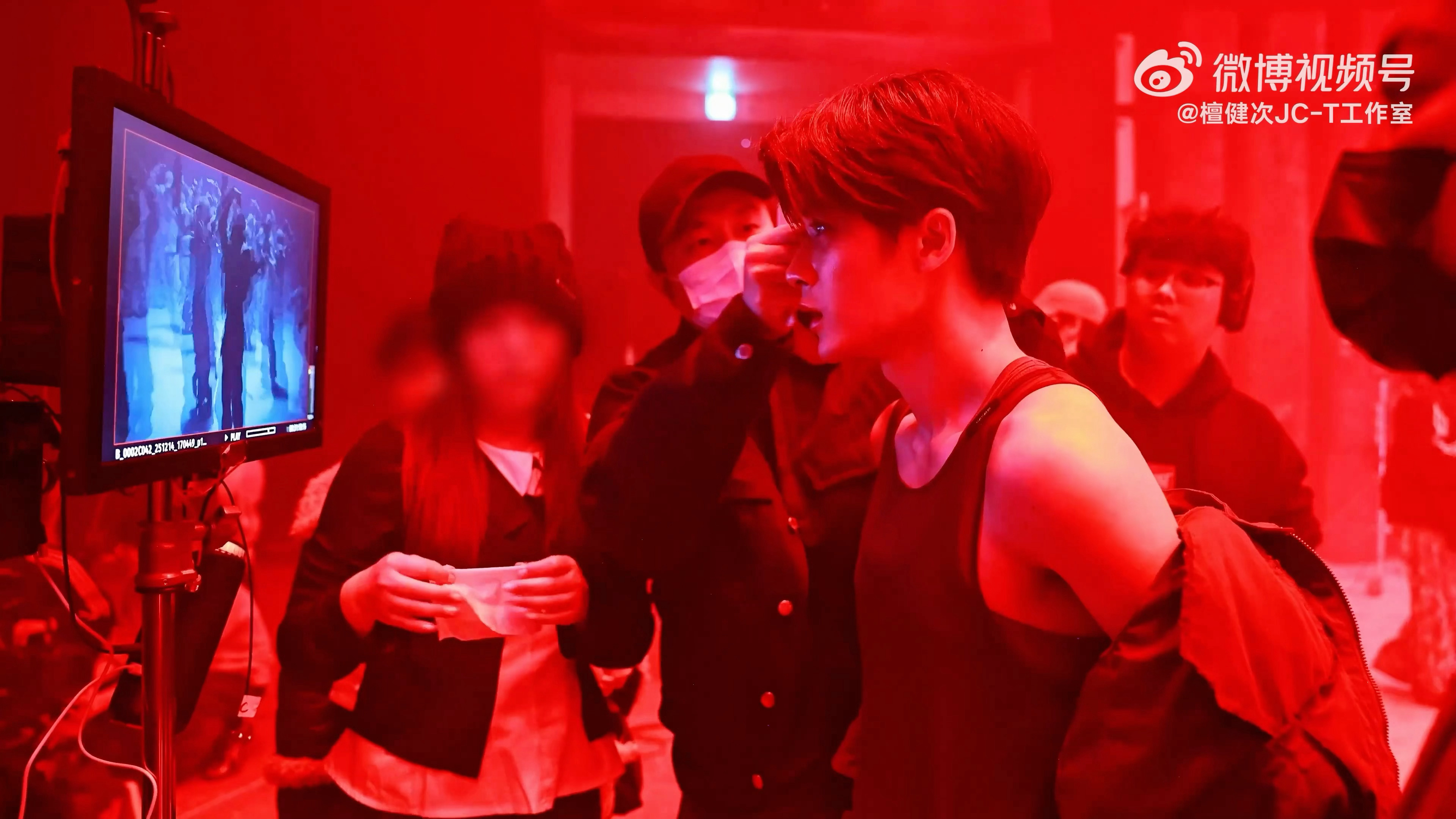 即使是已经连续高强度工作十几个小时了，依然会不断的“再来一条”🥲 