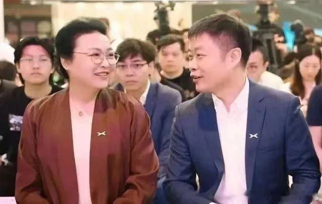 #王凤英丈夫跳槽小鹏# 据腾讯新闻《深网》报道，新上任的小鹏汽车生产制造负责人张