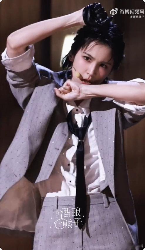 浪姐打错曾沛慈名字乘风2026佩慈魅力太大，工作人员直接激动到手抖 