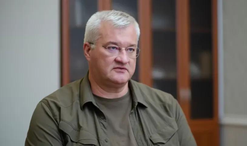 简中媒体披露乌克兰外长西比加表示，俄罗斯对乌克兰的袭击是近期“最大规模空袭之一”