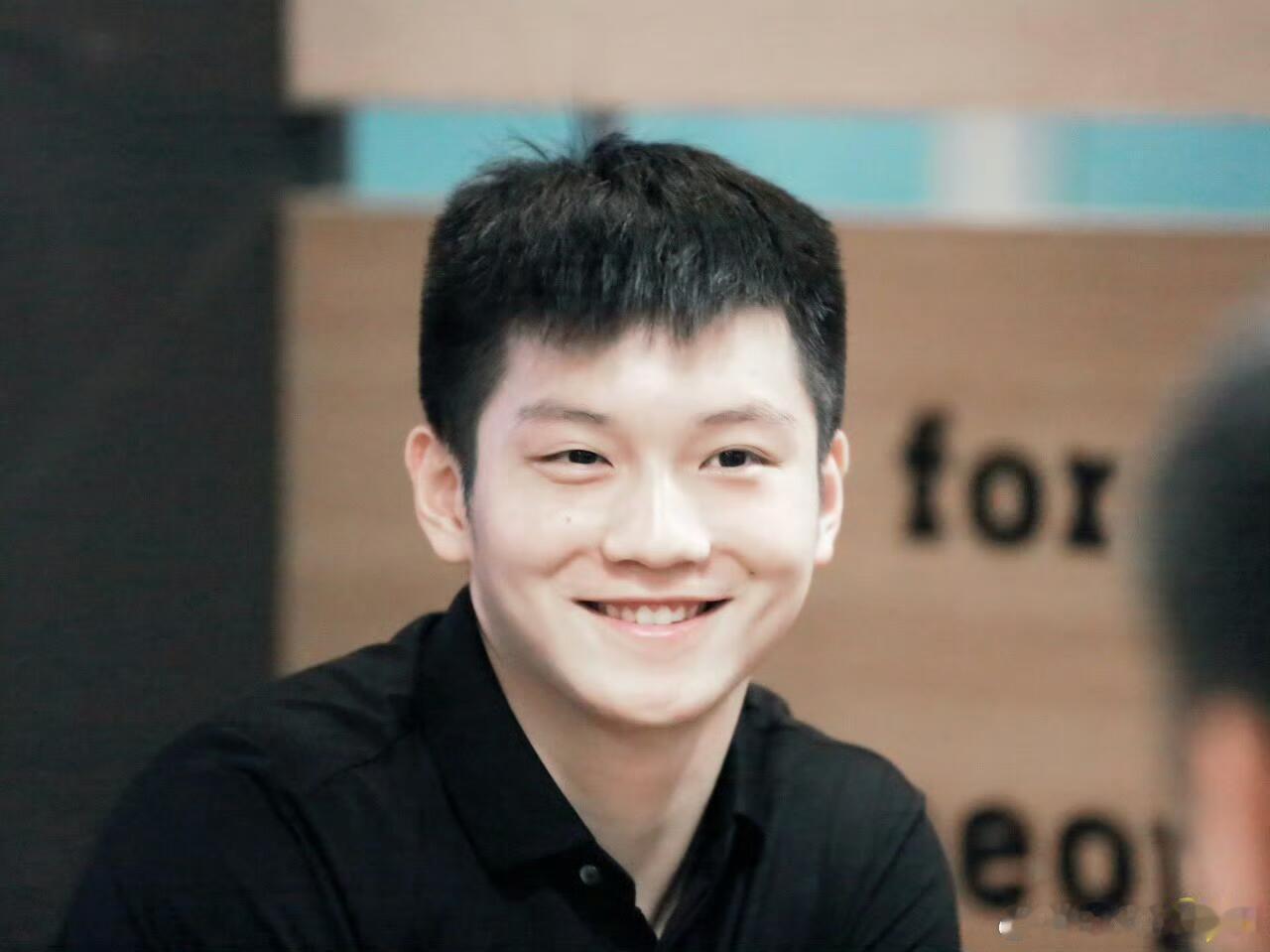 惊艳在新图，老图藏真味。是笑时会捂眼的Fanni（小樊樊） 