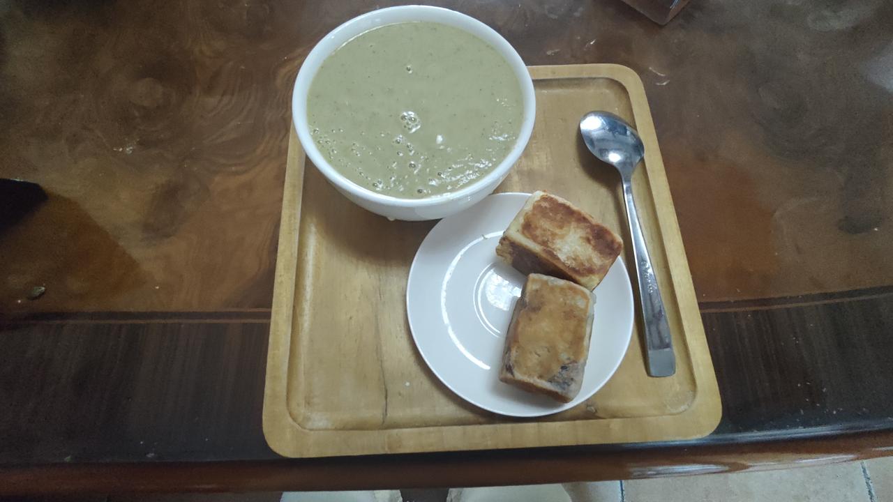 周末早餐怎么简单怎么来
 
周末不必赶时间，早餐主打省事又均衡，不用复杂操作，一