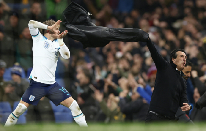 关于埃利奥特👀皮尔斯+埃文斯：若要提前结束租借，必须征得所有相关俱乐部及各方的