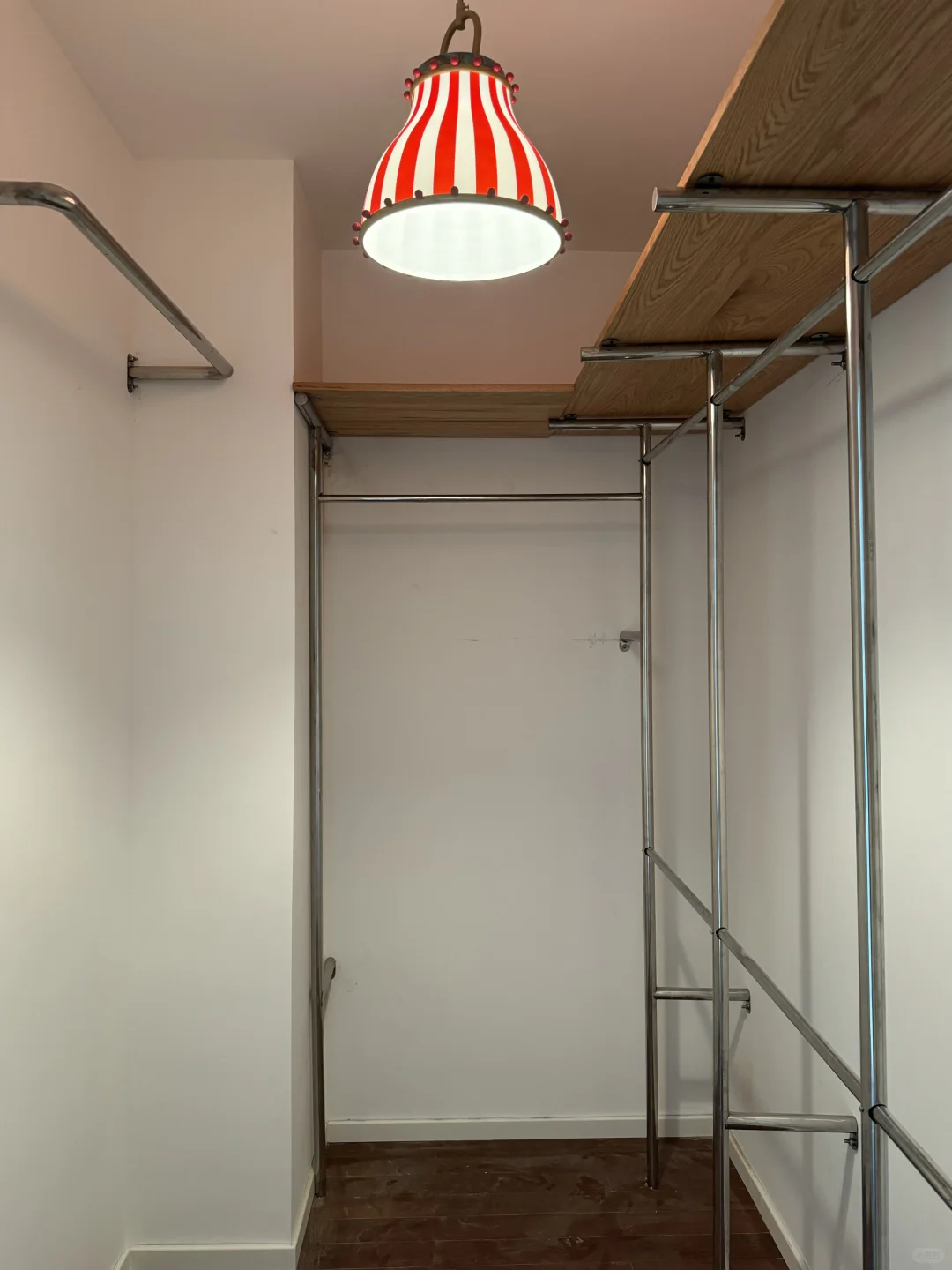 1k实现梦寐以求的金属衣帽间