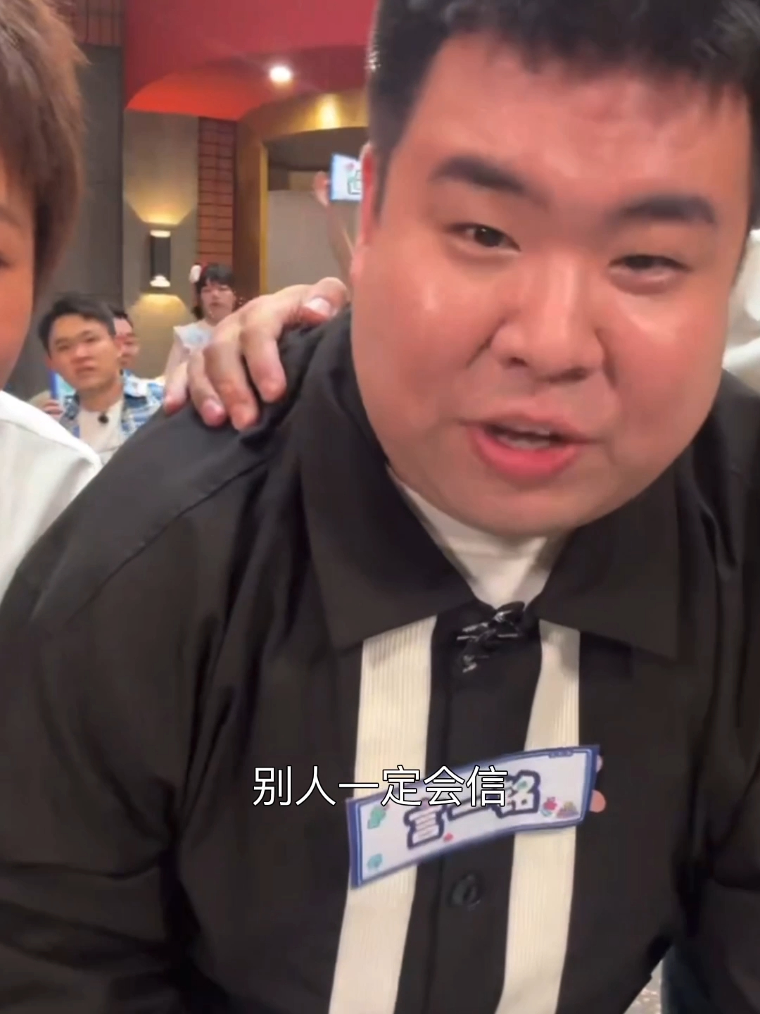 谁家明星把直播变成脱口秀啊谁还没看这场直播！杨迪小鹿带队，脱圈熟人齐聚整活，19