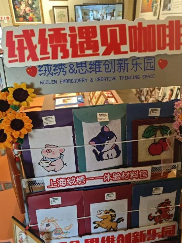 全国户口制度没取消前，上海就是上海人的上海，外地人只是过客