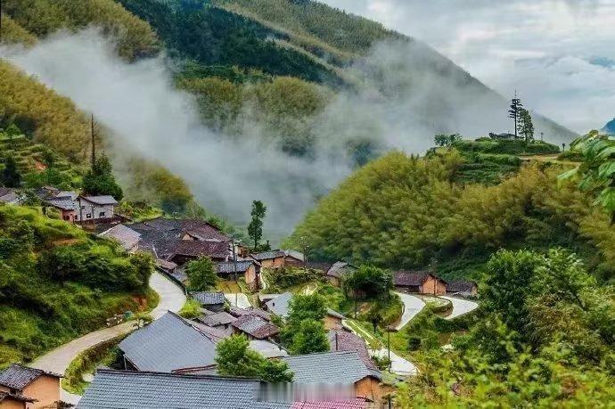 青龙作案与白虎作案的本质区别，福祸天差地别，真相全在水流方向很多酷爱传统地理堪舆