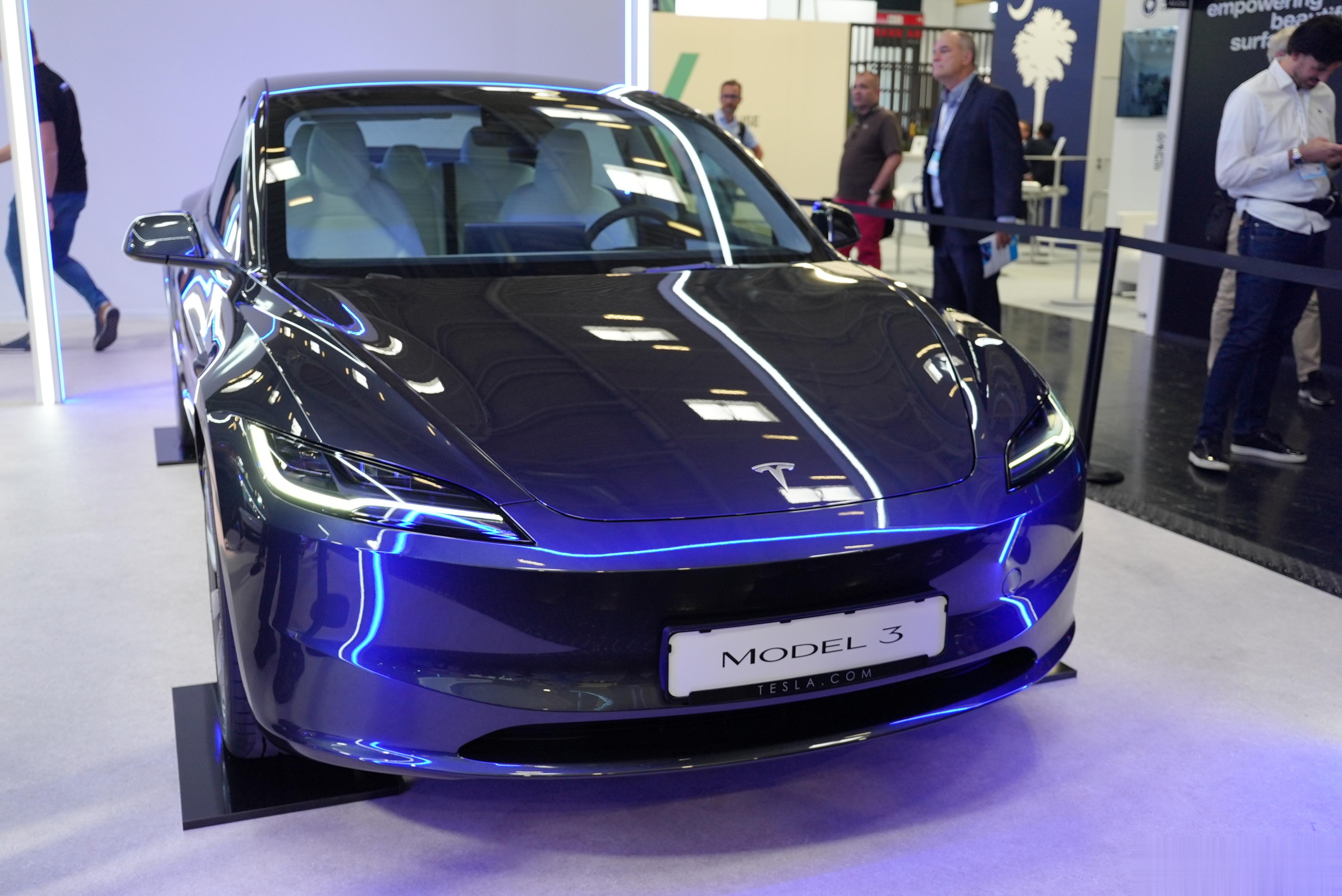 车展随手拍新Model 3电动GTI概念车杜卡迪电摩保时捷Mission X奔驰