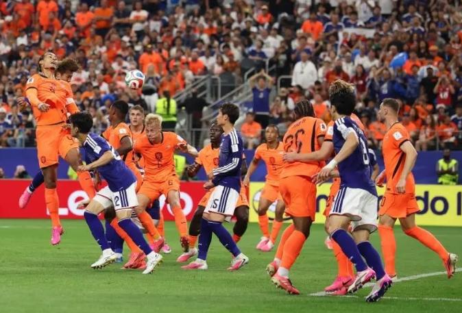 一针见血！荷兰2-2日本队，黄健翔老师的犀利评价，字字到位！
日本足球实力真强！