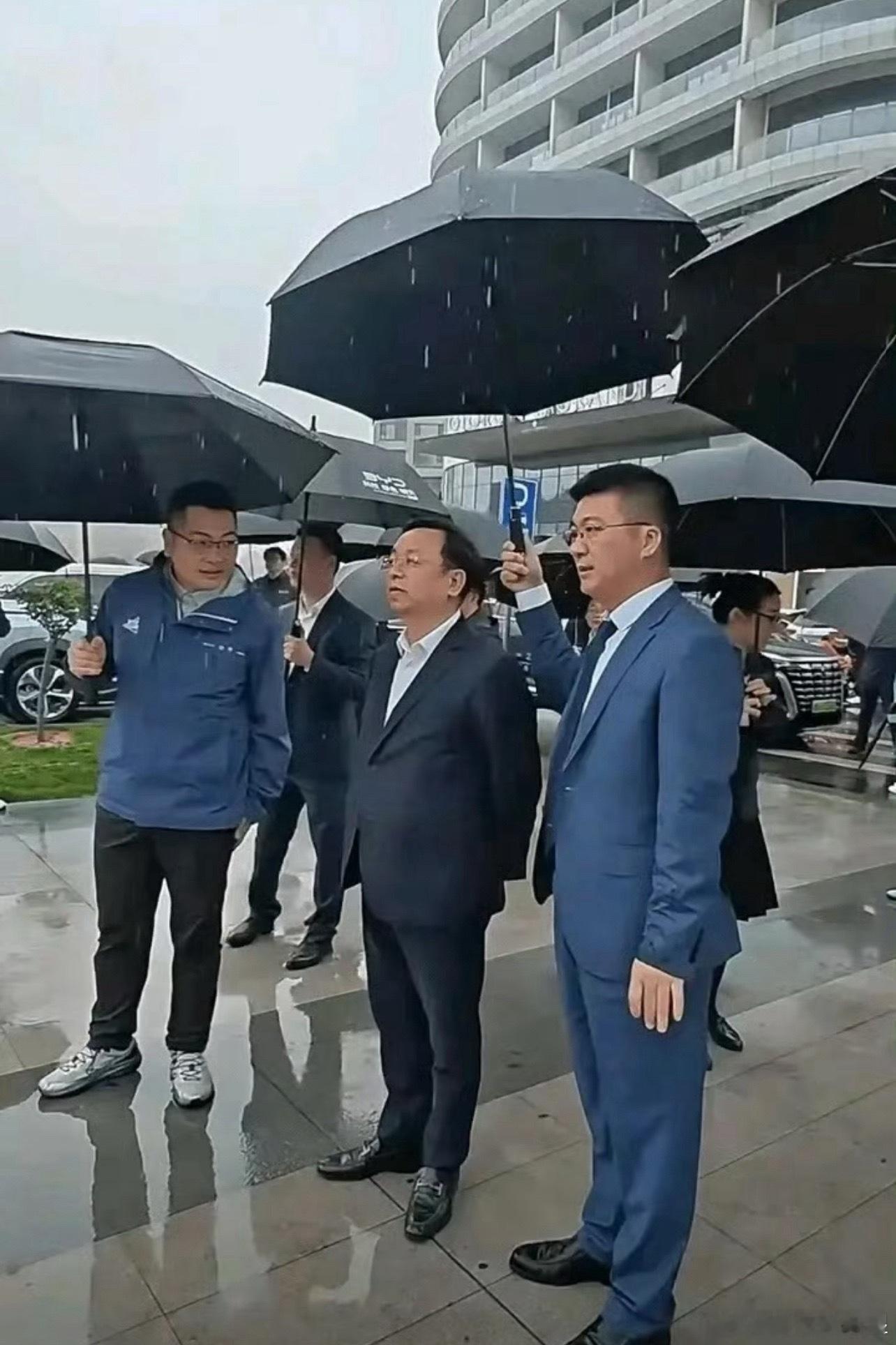 王传福回应比亚迪股价被低估股价被低估这个问题，大家听听就得。聚美优品感觉股价被低