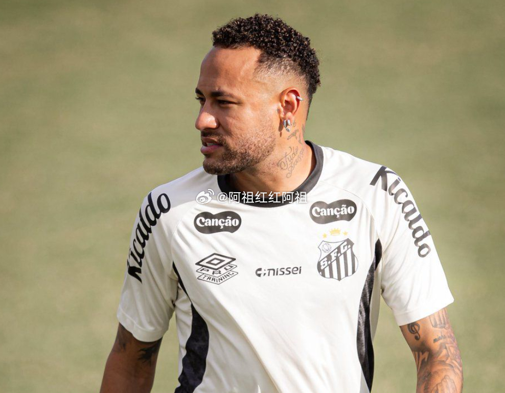 据巴西《环球体育》的消息，内马尔因肌肉疲劳缺席了桑托斯今天的训练，不过据初步判断