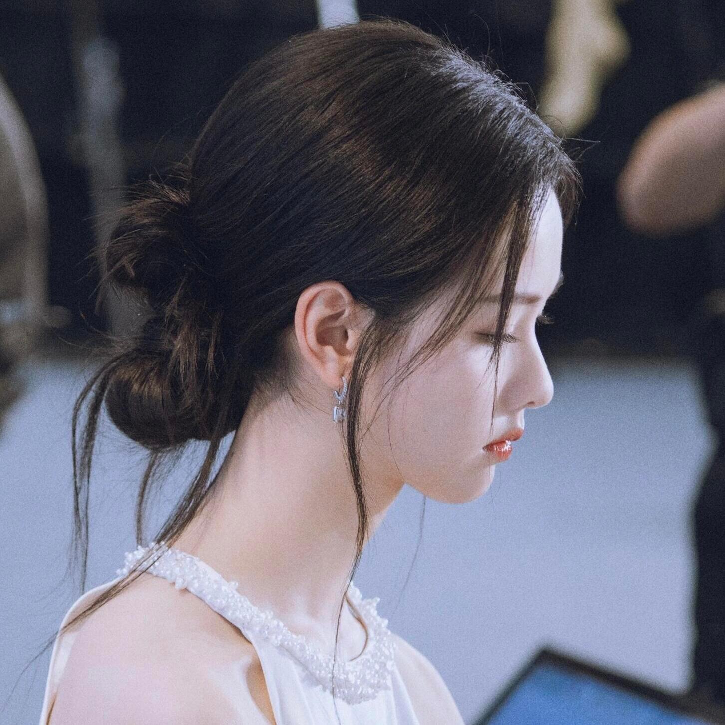 𝐒𝒉𝒂𝒓𝒆 | ‧₊˚ ᜊ陈都灵头像 ᜊ ‧₊˚ 