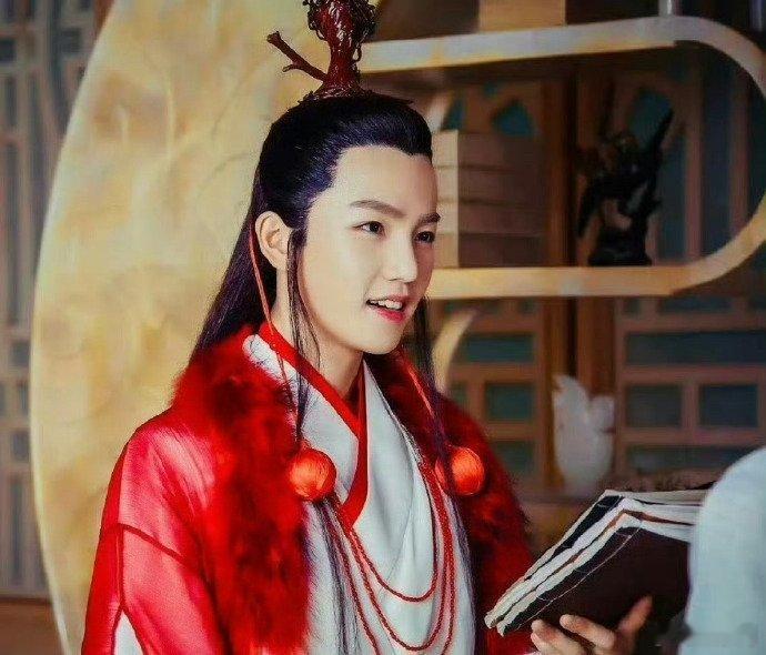 夏志远直播时对老婆说脏话 夏志远酒后直播，胡言乱语，还对老婆说那么重的话，这像什