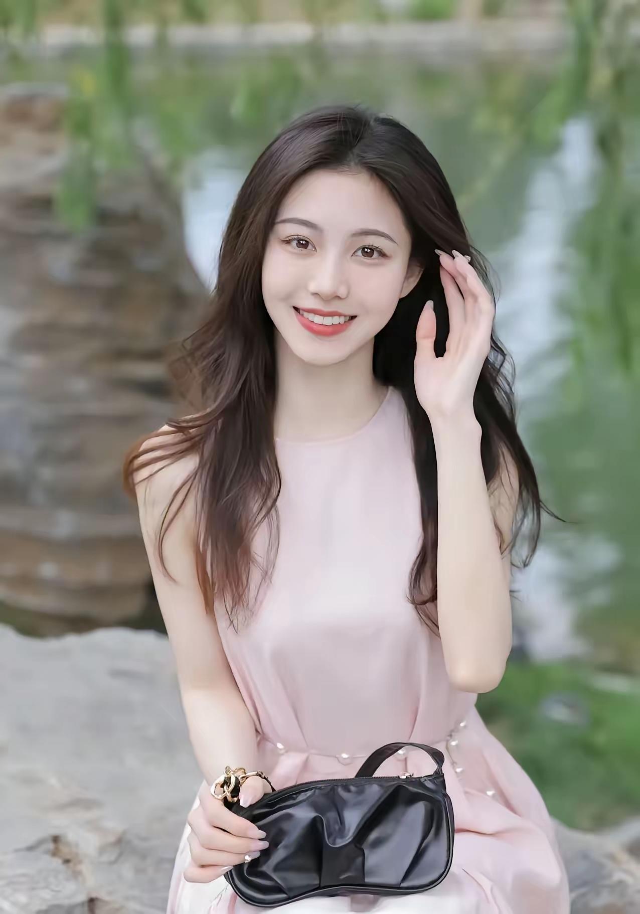  从前，眼前人是心上人。以后，心上人是枕边人。