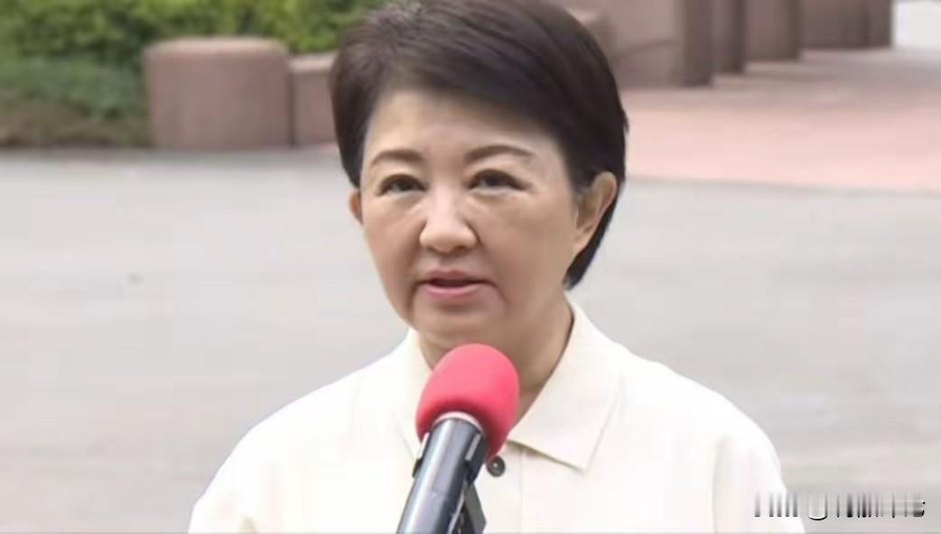 很明显，现在的台独分子，都学会美国的强盗逻辑：自己先出手，逼着对方出手，然后装可