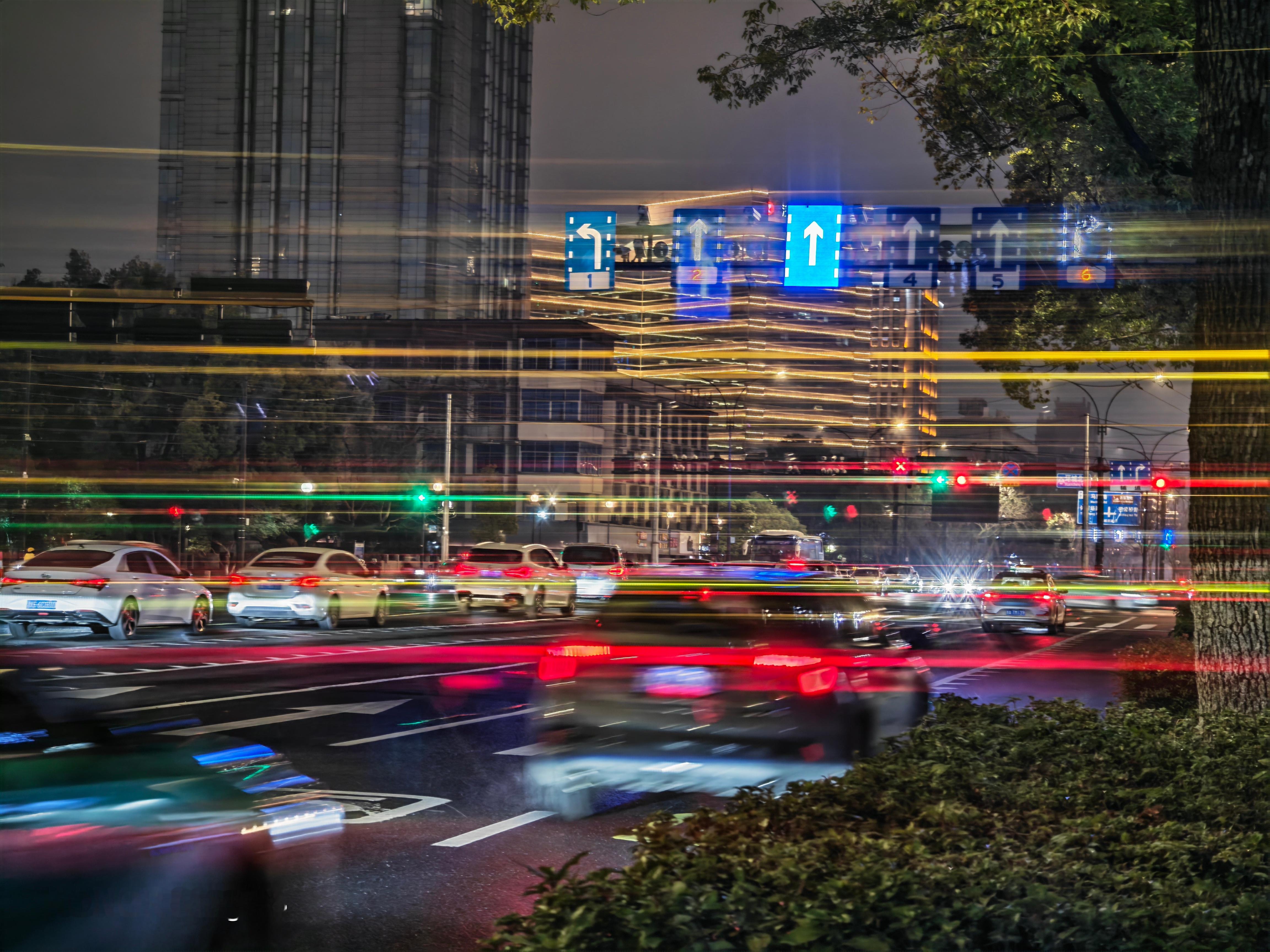 雪夜杭州📷：荣耀Magic8外设：HAIDA滤镜 杭州·武林广场