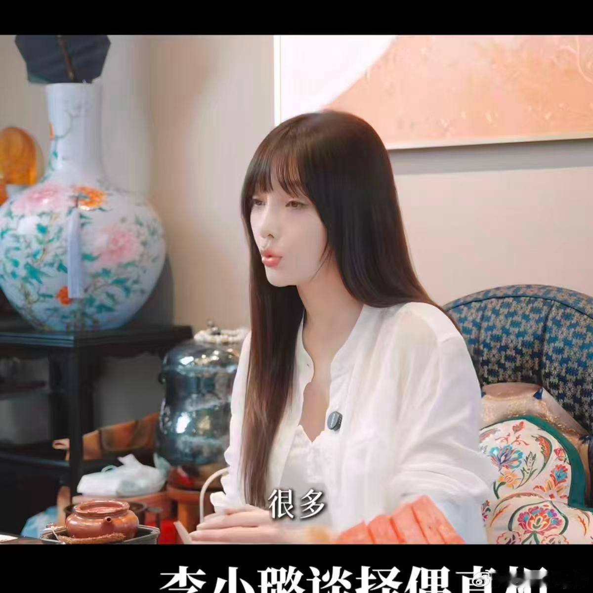 别总拿着早年综艺里贾乃亮手忙脚乱的片段评判他，那时候他只是缺乏经验的新手爸爸。这
