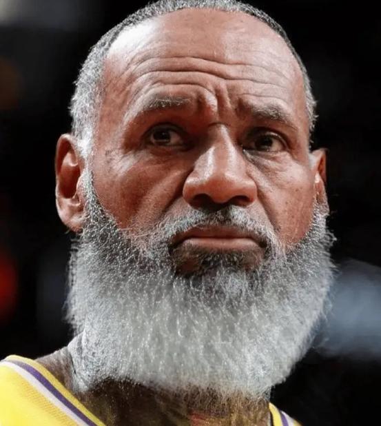 詹姆斯不中用了
湖人首节31-26领先猛龙，东契奇缺阵，詹姆斯终于获得大量球权，