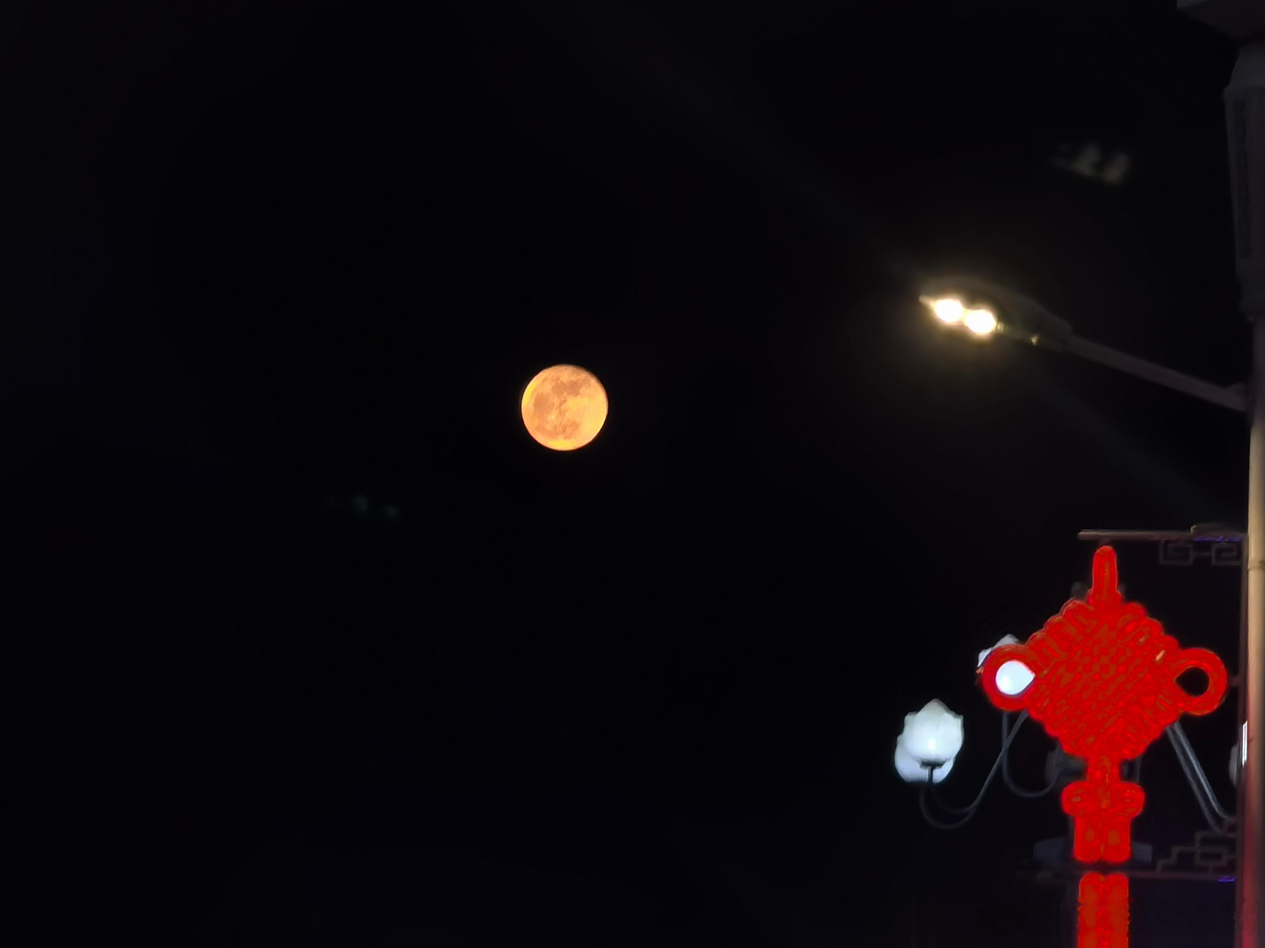 十五的月亮十六圆🌙 