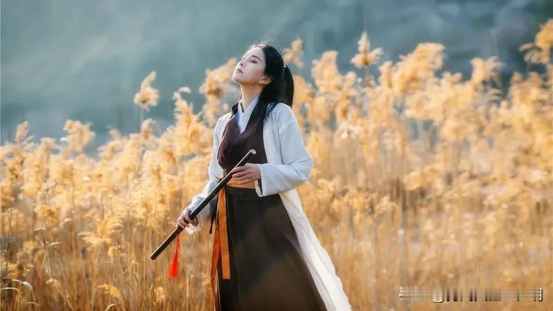 看到“读遍书中绝情诗”这个上联，感觉还挺有韵味。我试着对个“踏尽世上离恨路”。“