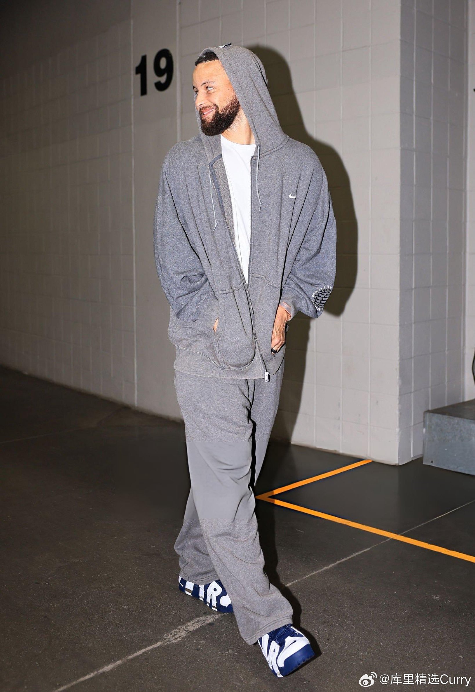 斯蒂芬·库里今日上脚Nike Air More Uptempo ‘96，以致敬斯