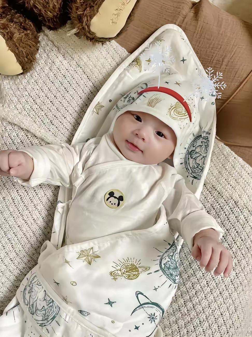 报喜啦！我家添了个鲁姓大胖小子，想给取个霸气又好听的名字！

老婆这次可真给力，