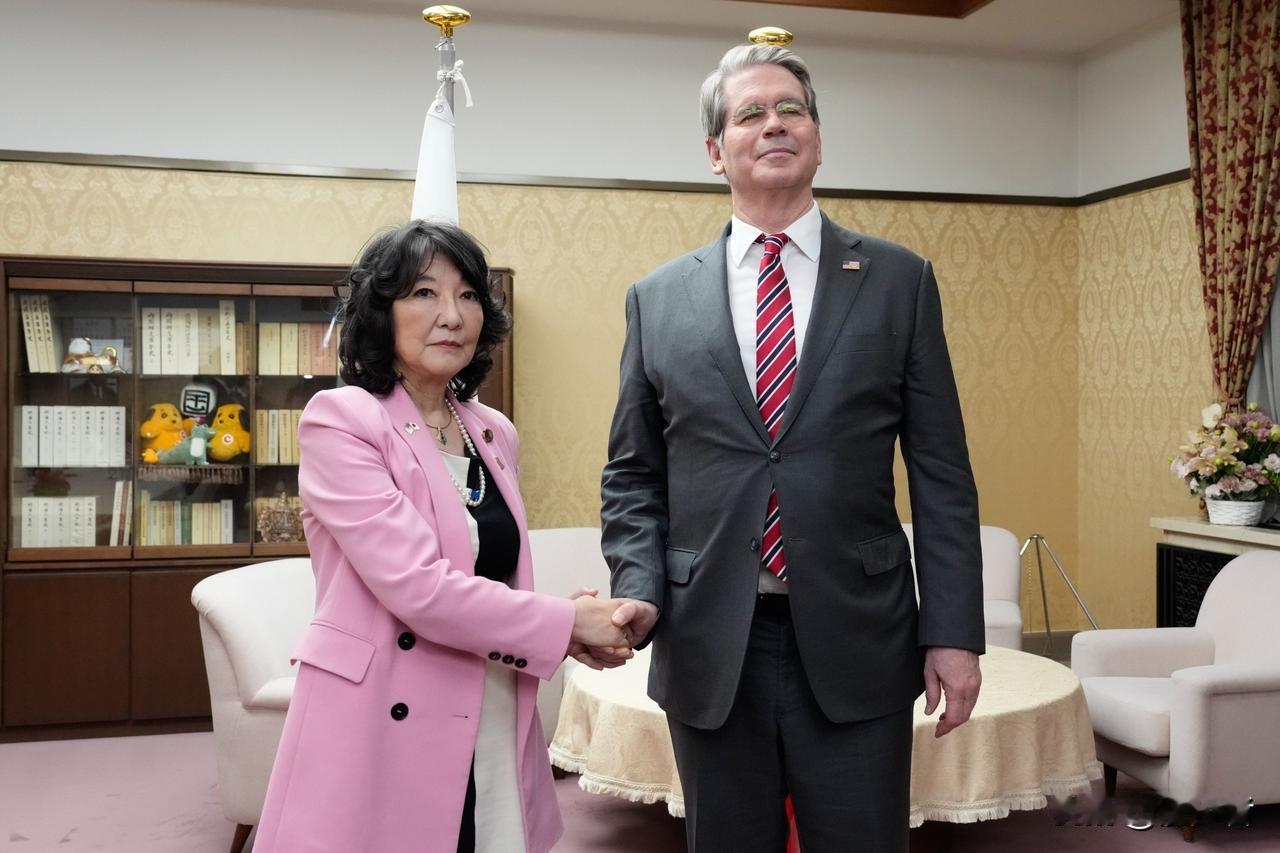 毫不掩饰！美国财长当众敲打日本，句句不留情面！
 
近期美日财长进行会谈，美国财