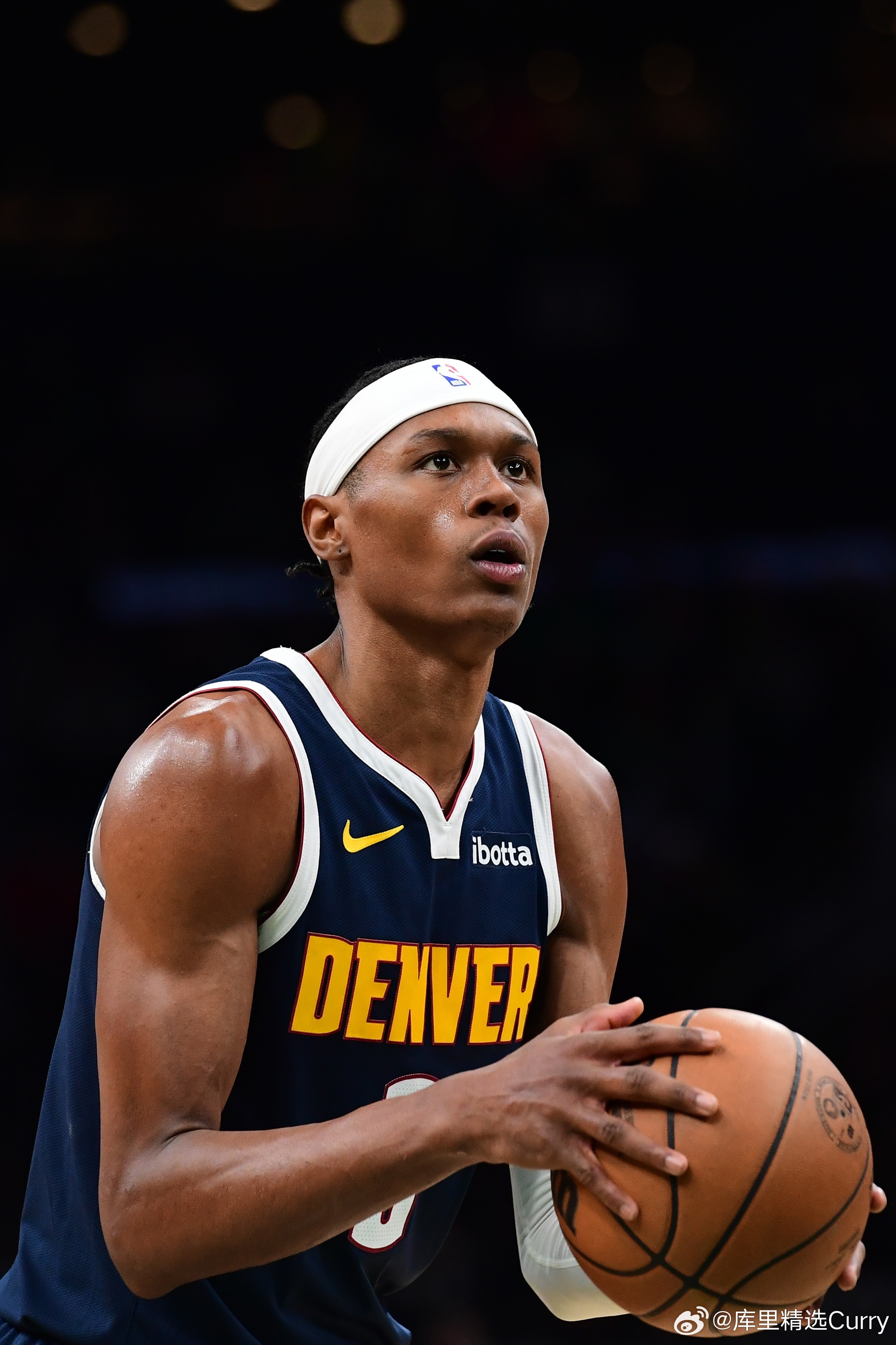 Shams：掘金球员沃特森有望在下场对阵开拓者的比赛中复出。 