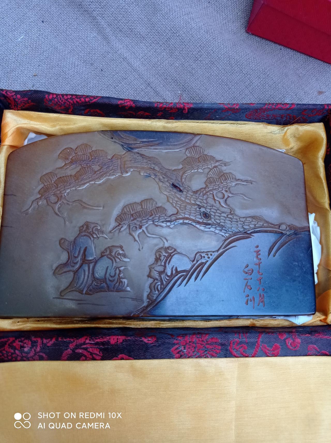 近日，我偶然邂逅一款白石款大型寿山石印章，瞬间便被其惊艳到了！寿山石本就质地温润