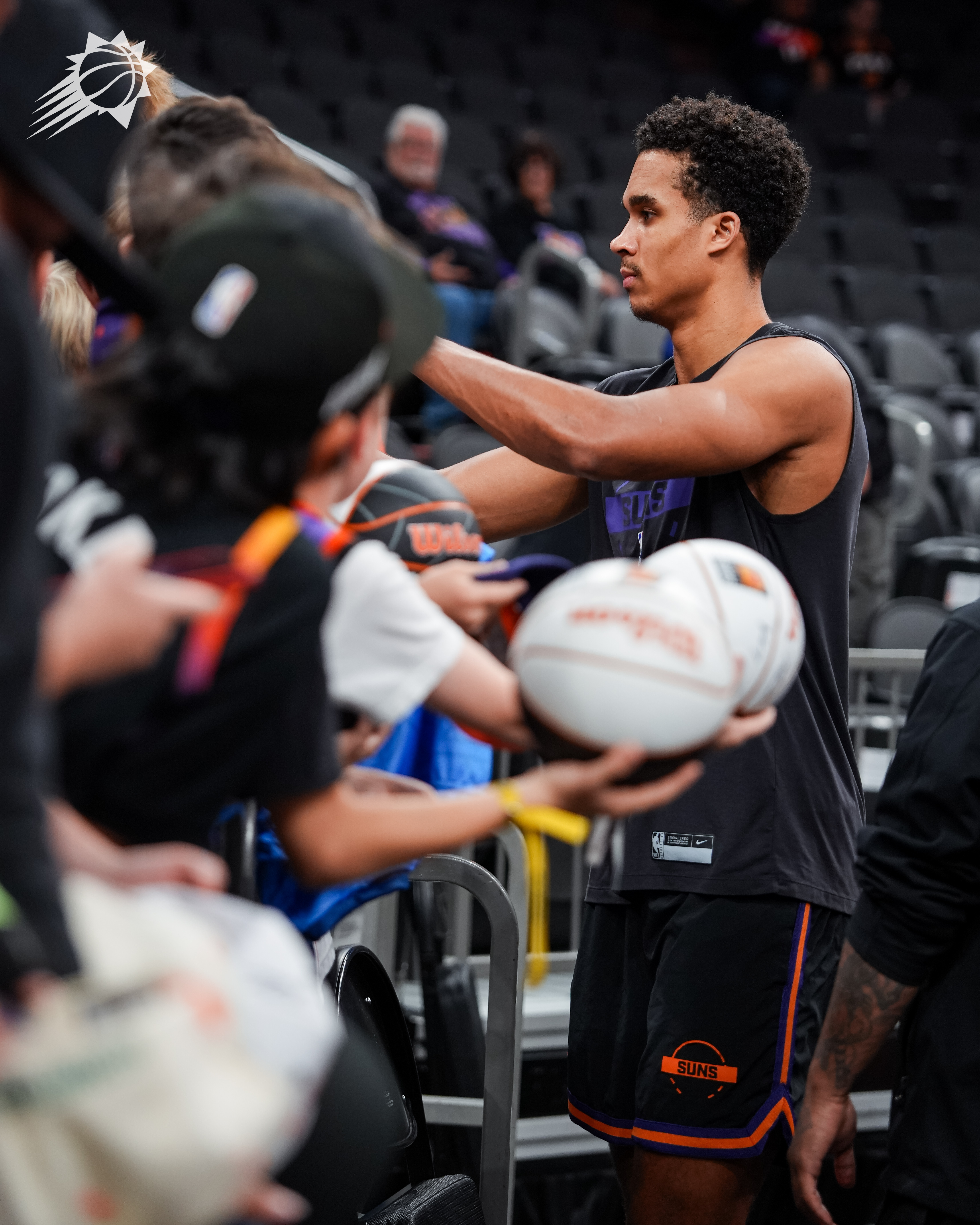 宠粉宠粉！签名全满足💜 菲尼克斯太阳旭日东升黄蜂vs太阳