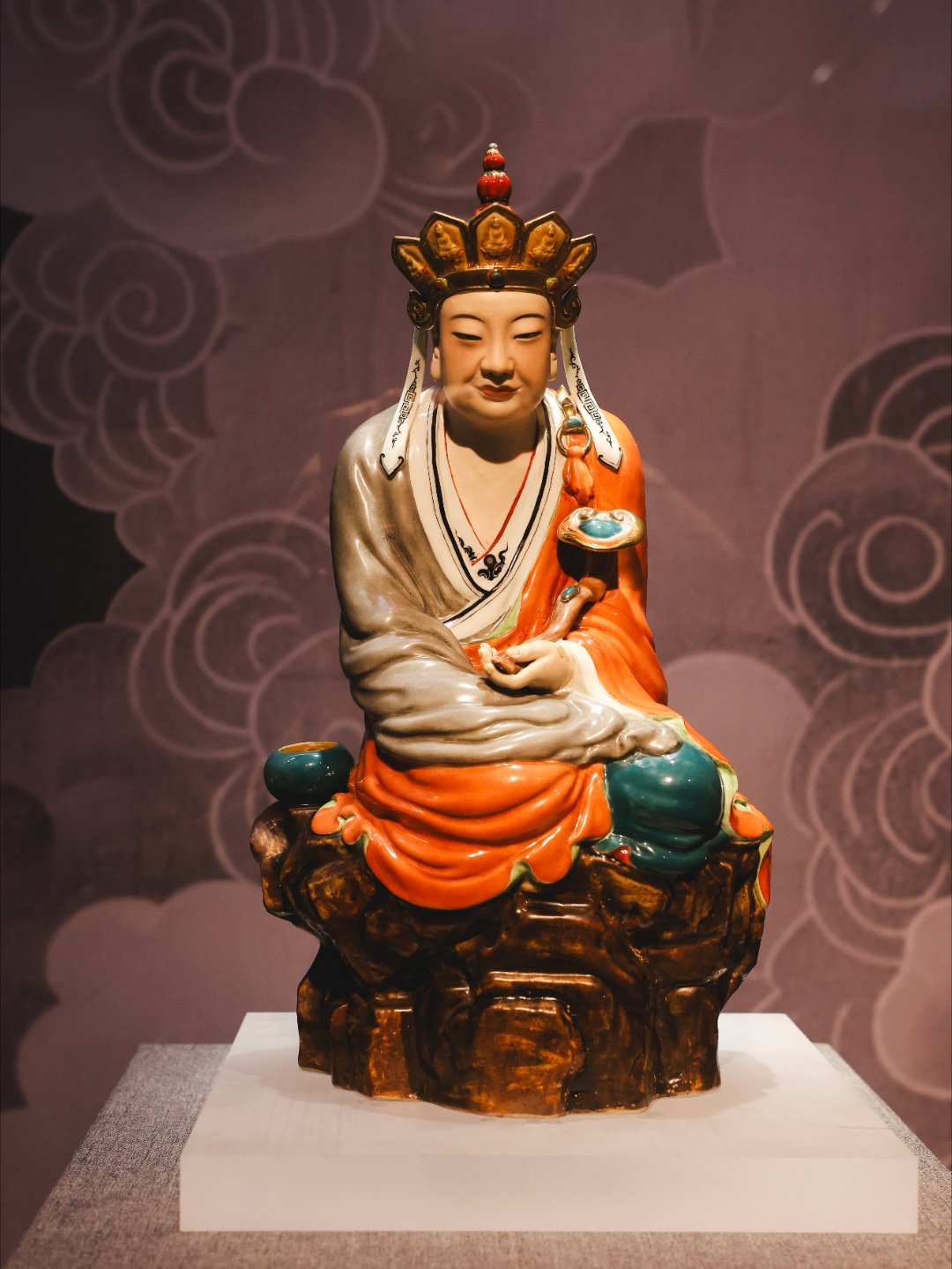 东西又贵又难吃，又受到预制菜的影响，不降价恐怕越来越难吸引顾客。就是不知道降价了