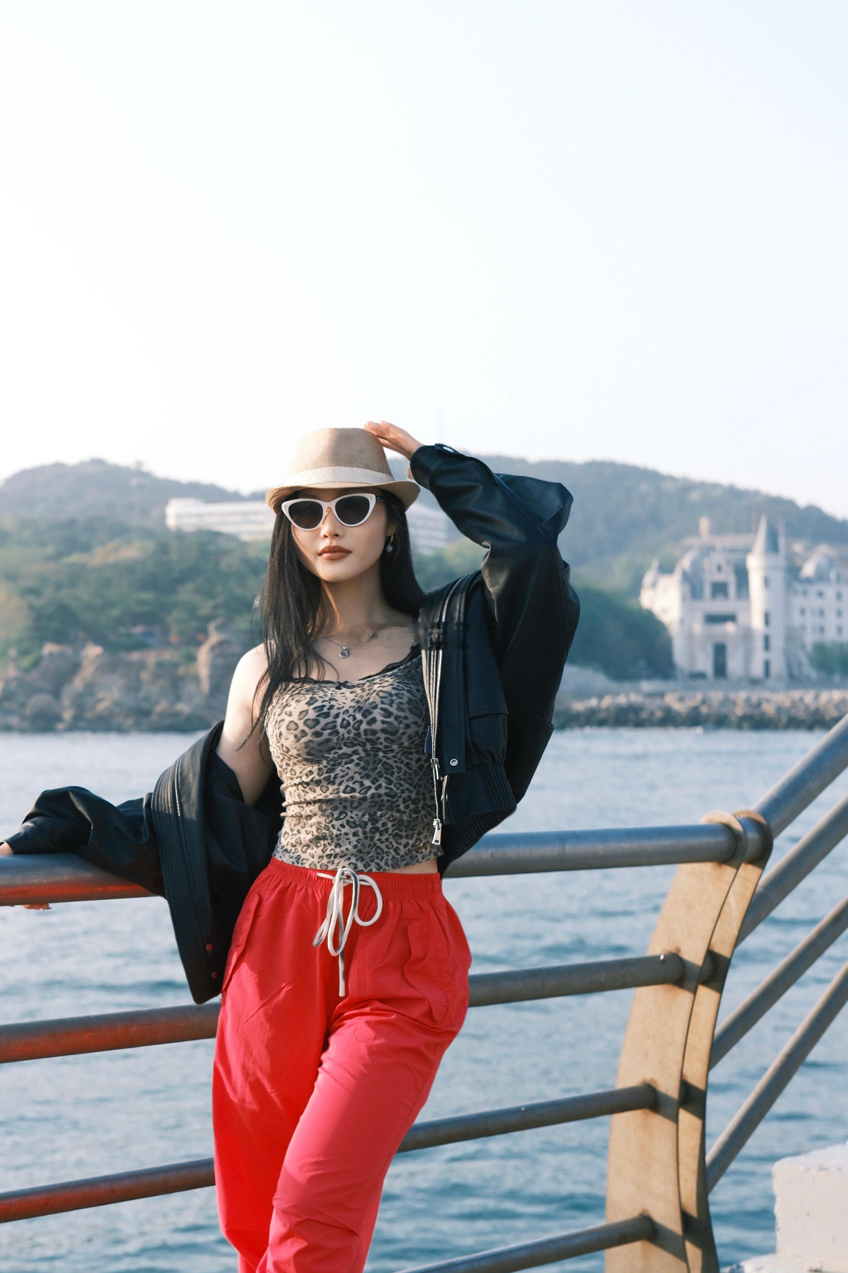 我的出游fitcheck穿搭vogue海边假日 有海的城市果然浪漫很多 ​​​
