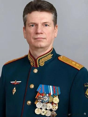 又一俄国防部高管被捕。俄国防部人力资源负责人尤里·库兹涅佐夫中将被捕，可能是涉嫌