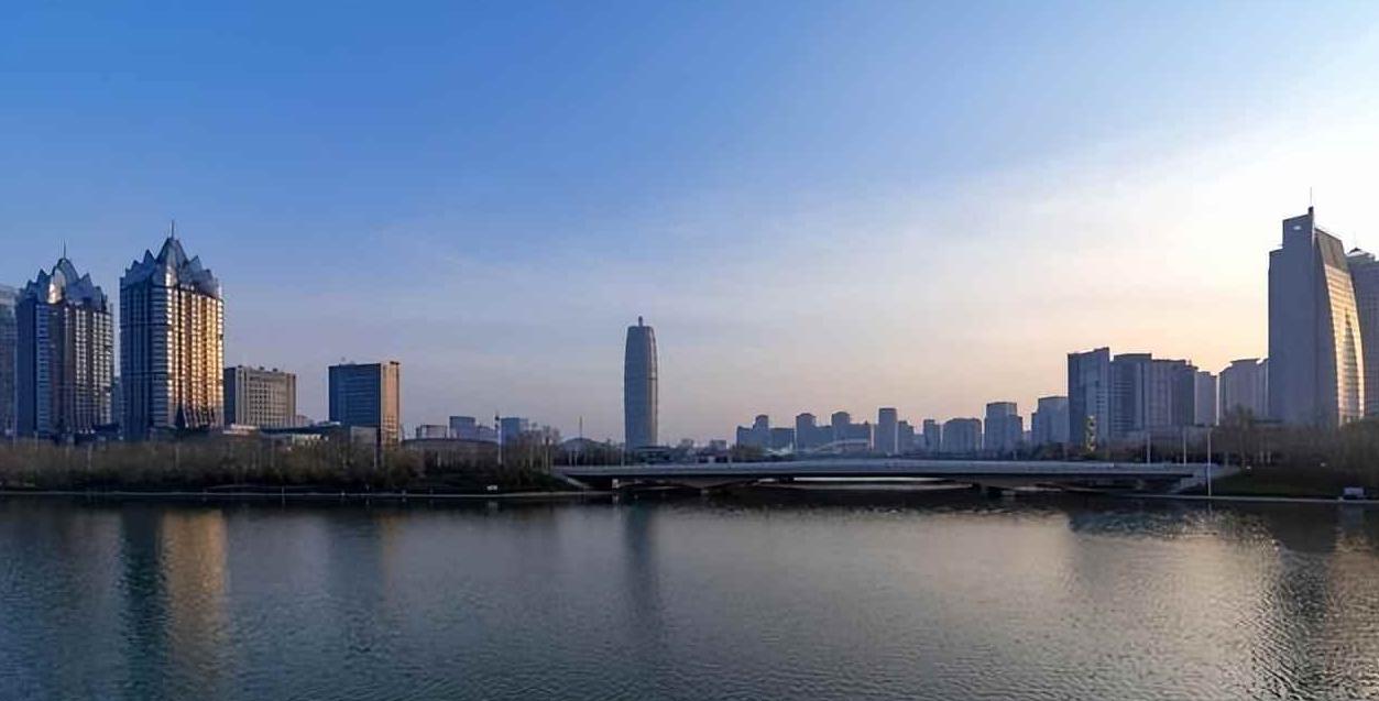 中国唯一的双省辖市，一个县城却归两个省管，出门要换省
河南有一个完整的县城，被山