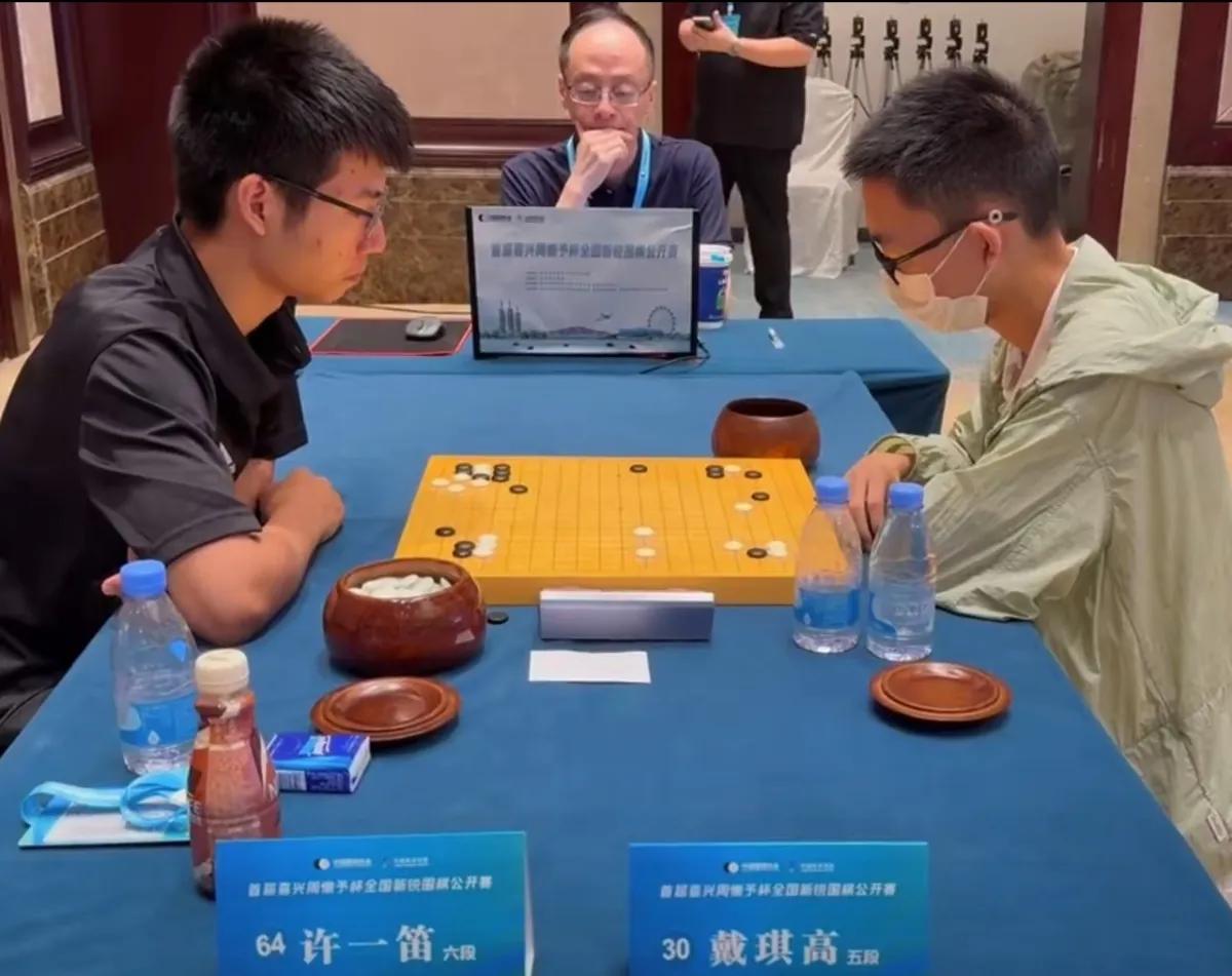 周懒予杯新锐公开赛~
许一笛和李思璇分获男女新锐冠军


首届嘉兴周懒予杯全国新