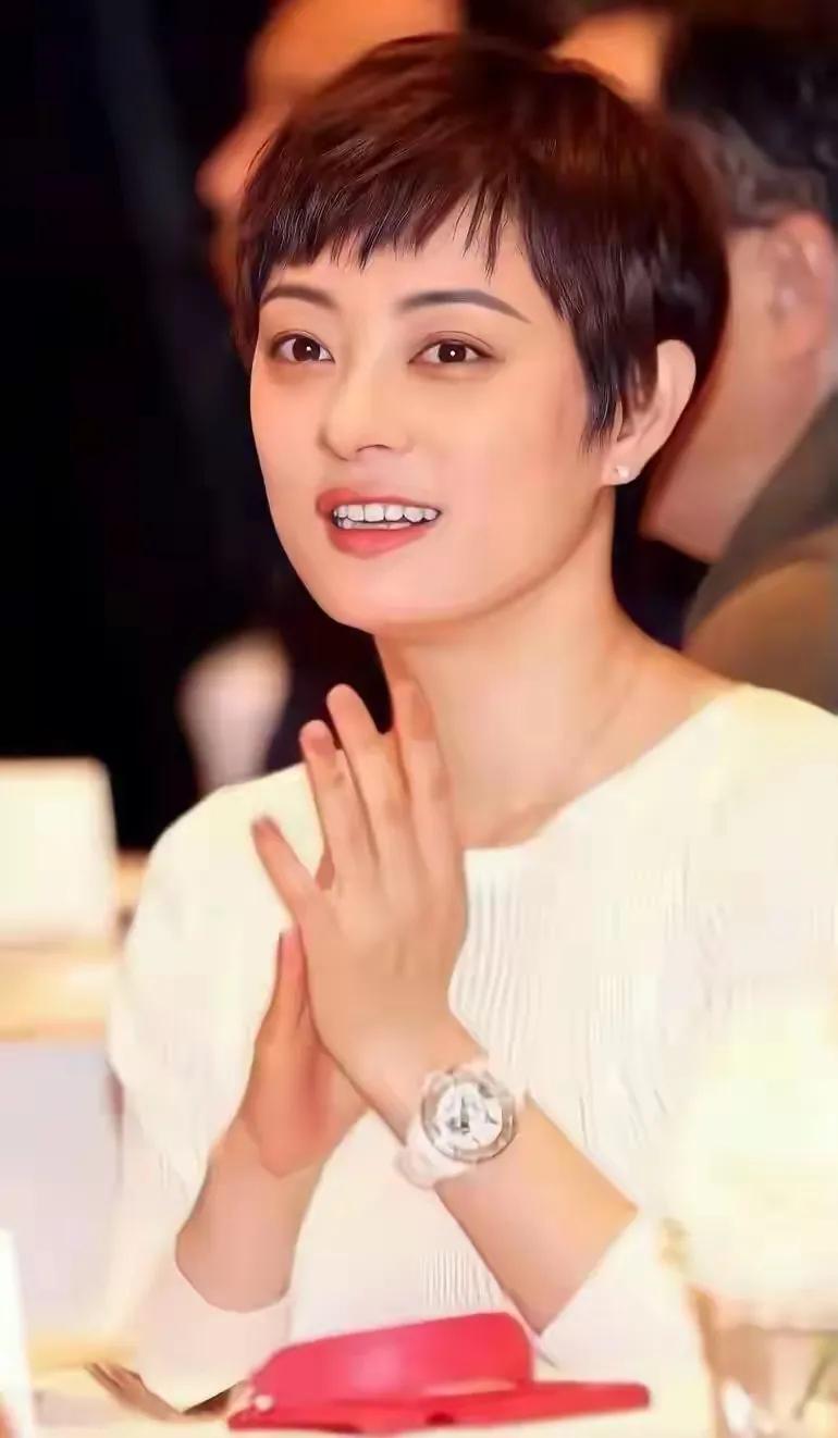 想不到
真的想不到

孙俪一家移民了，国外的月亮就那么圆吗？

孙俪拥有《甄嬛传
