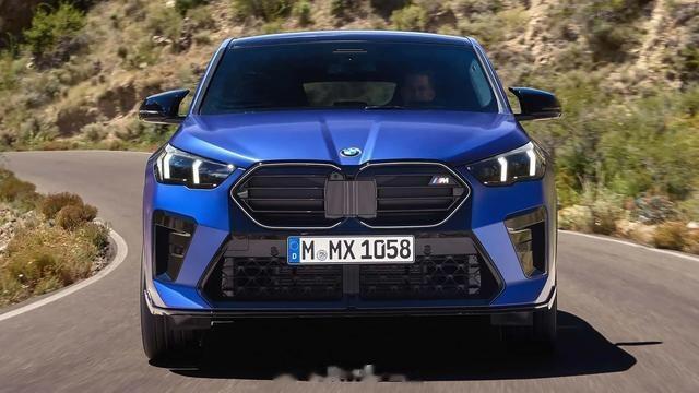 #汽车资讯# 【2024款宝马X2亮相，配10.7英寸中控屏，搭载2.0T发动机