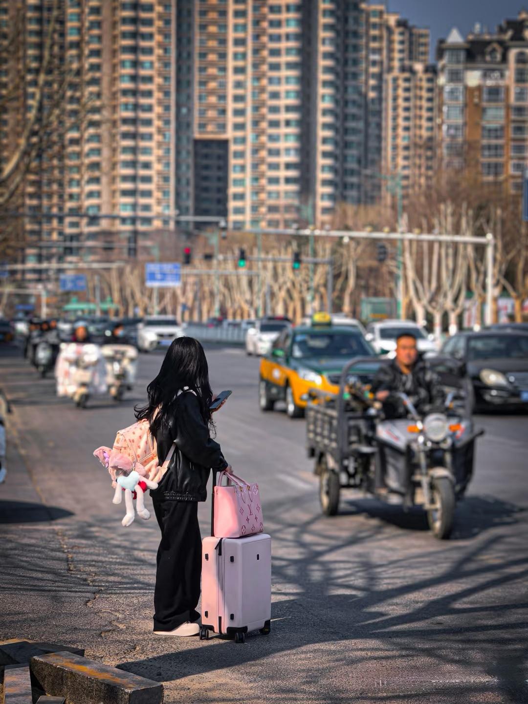 我大姐房子装修，她在睡城燕郊朋友家一分没掏住了七个月，对方还很感谢她。

这个朋