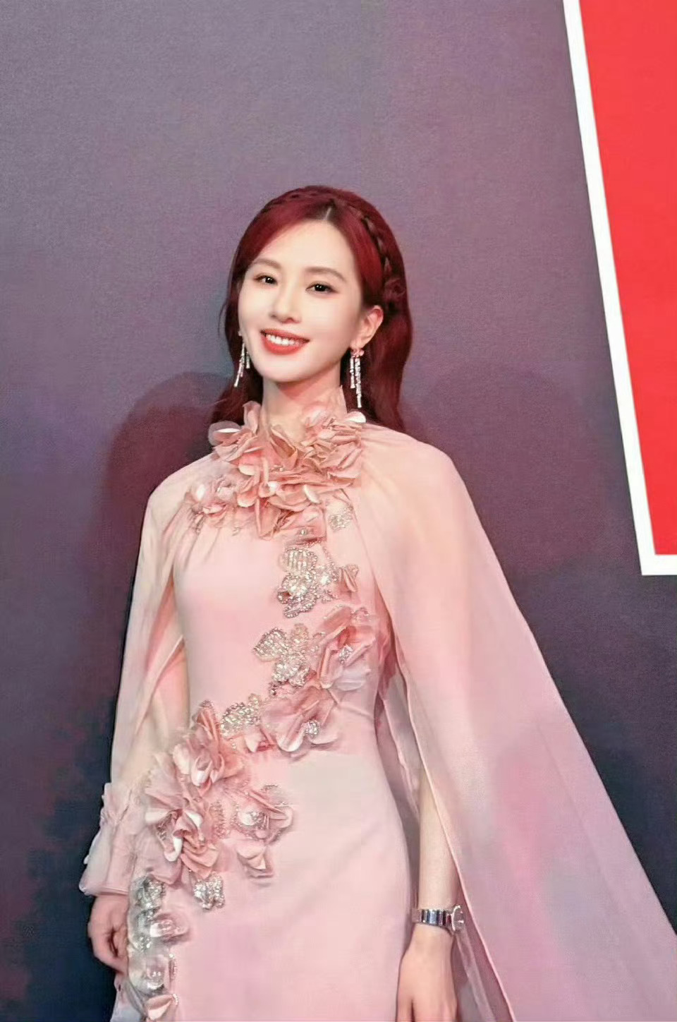 刘诗诗 红发郁金香今天的造型好适合刘诗诗，太美了太美了[么么哒] ​​​