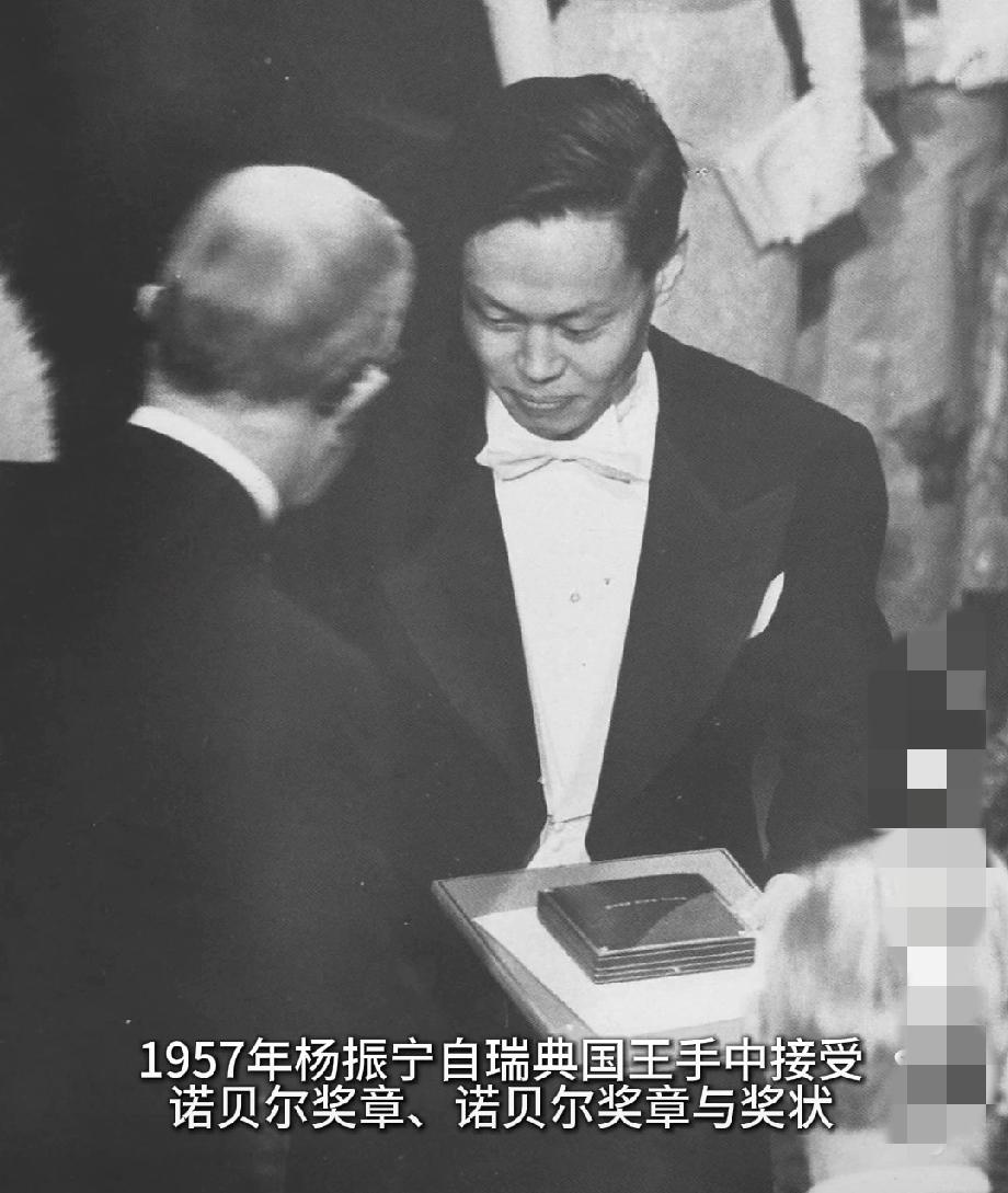 百年人生，荣誉满身！
说起杨振宁对中国基础科研的贡献，那可真是实打实的“铺路架桥