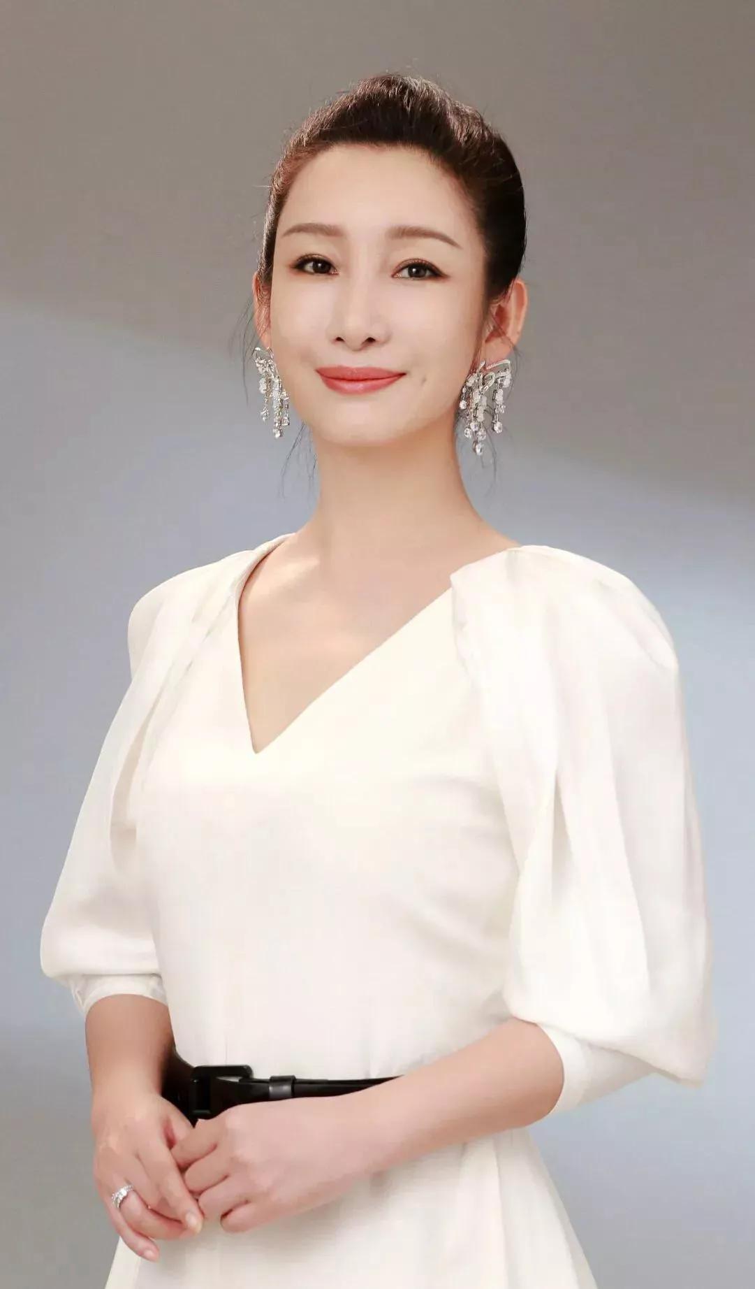 秦海璐和刘涛的关系如何？
      秦海璐和刘涛的关系那简直是娱乐圈闺蜜情的典