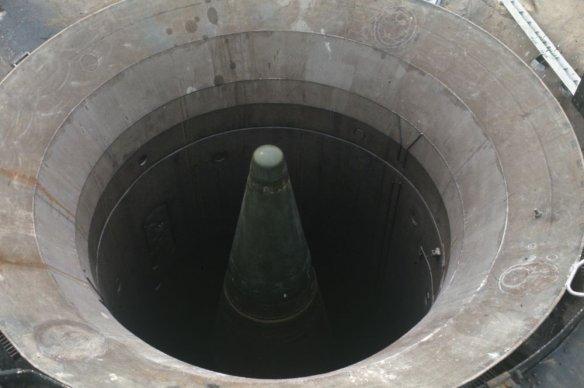 纽约时报-伊朗准备打击美国基地

伊朗已经准备好了导弹和其他军事装备，如果美国加