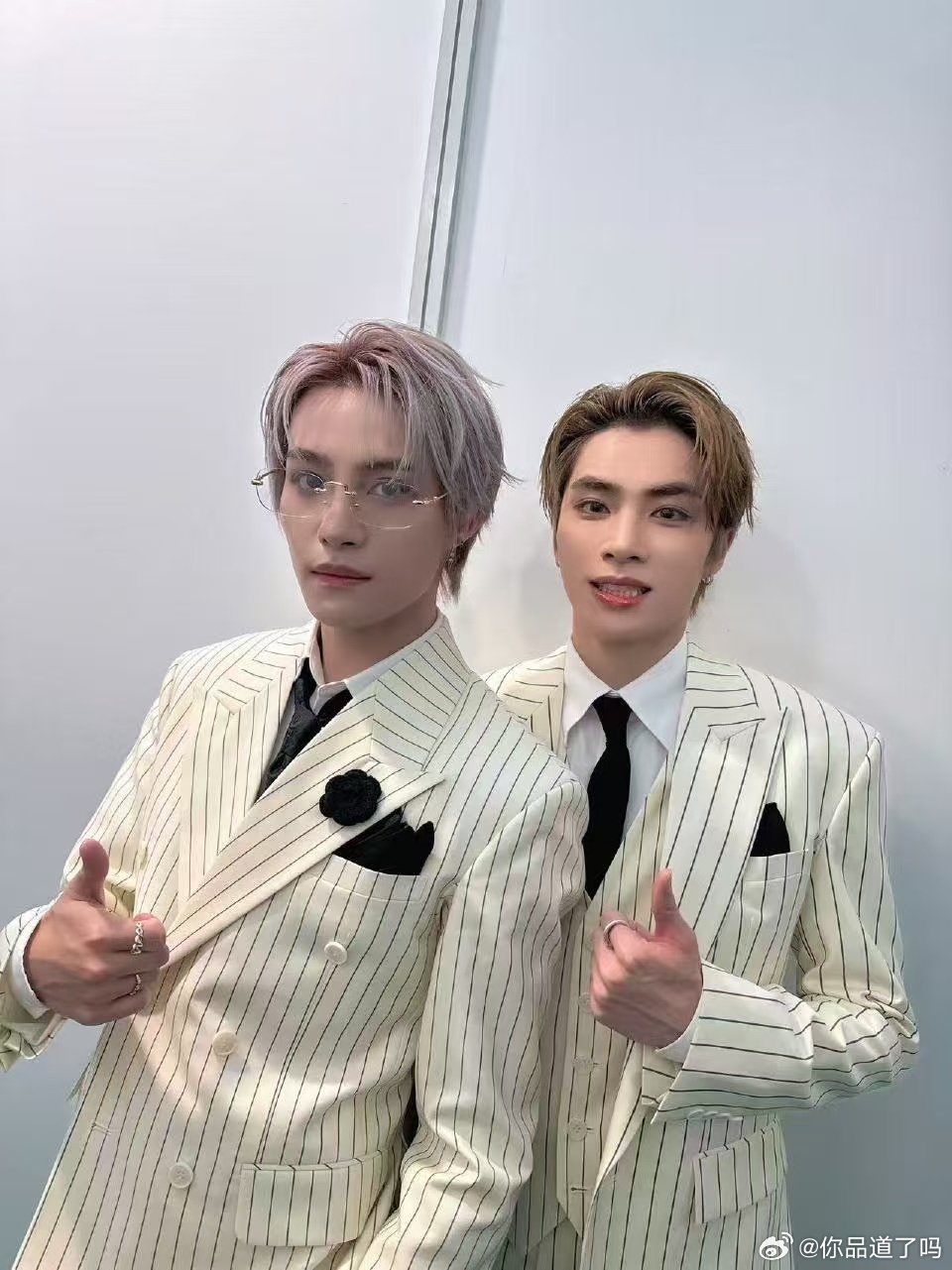 肖俊扬扬TINY7一开口真爱降临了舞台表现力很强，不只是唱得好，整个氛围的营造也