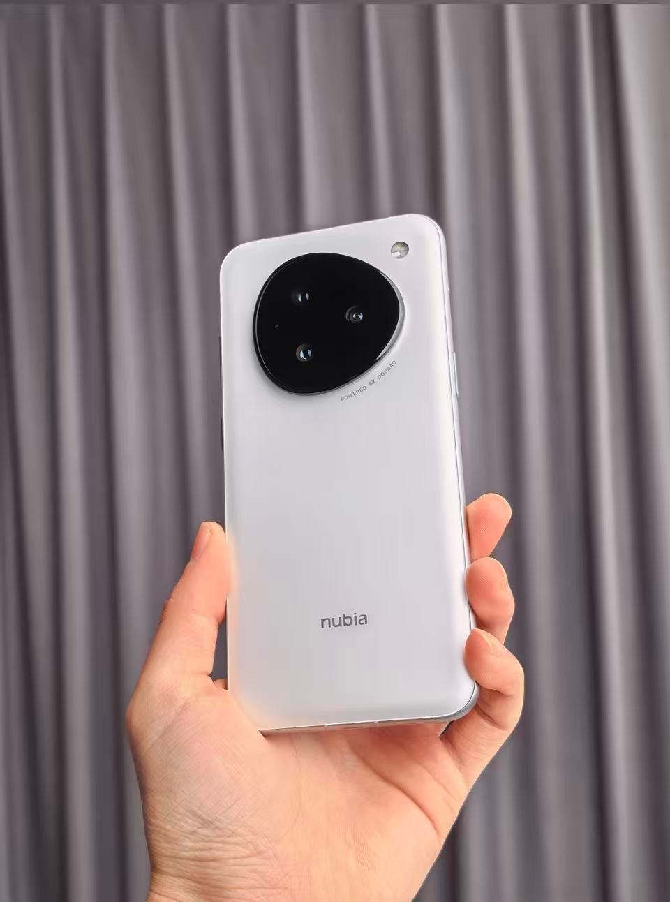前一段时间，努比亚与豆包联合开发的M153豆包手机火了，且广受大家的喜爱，今天努